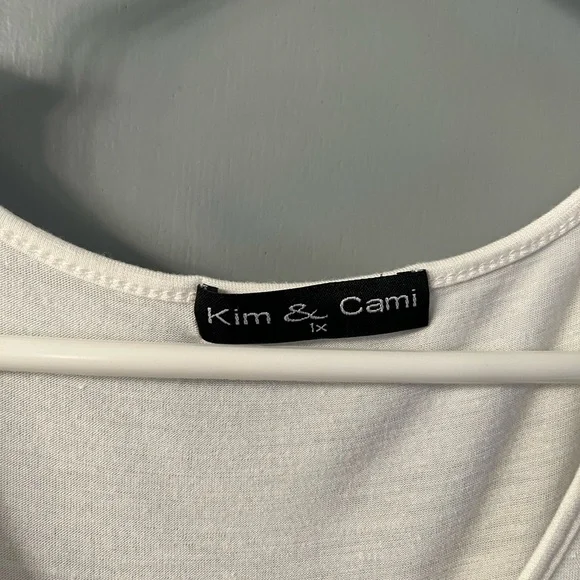 Kim & Cami Top 1X - Picture 3 of 5